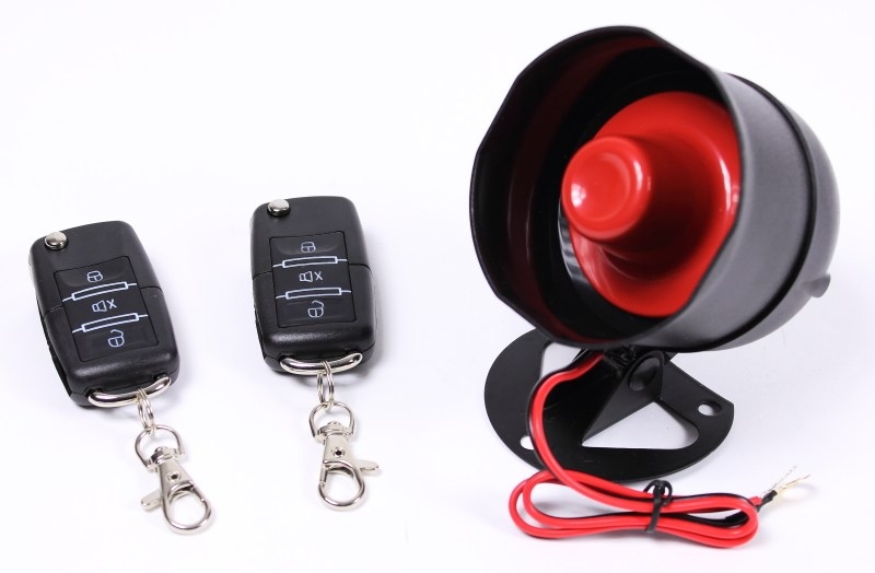 Riloer Universal-Auto-Alarm, 12 V, schlüsselloses Eingangssystem mit  Fernbedienung, Sirenensensor: : Elektronik & Foto
